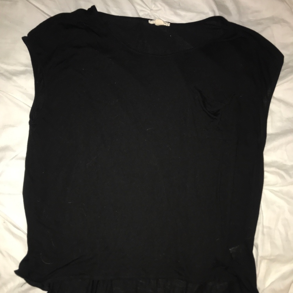 Wide neck tee w/ front pocket